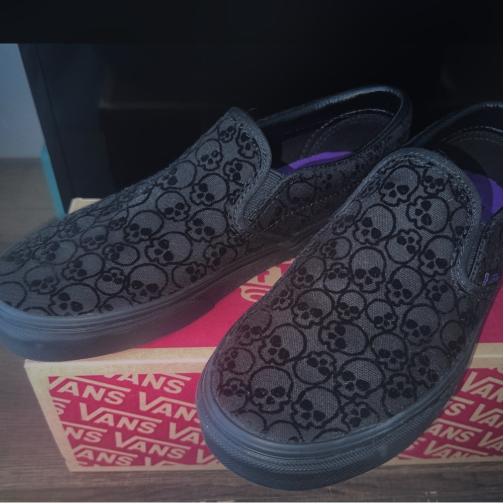 Vans Black and Purple Skull Classic Slip-Ons Size Men’s 7, Women’s 8.5